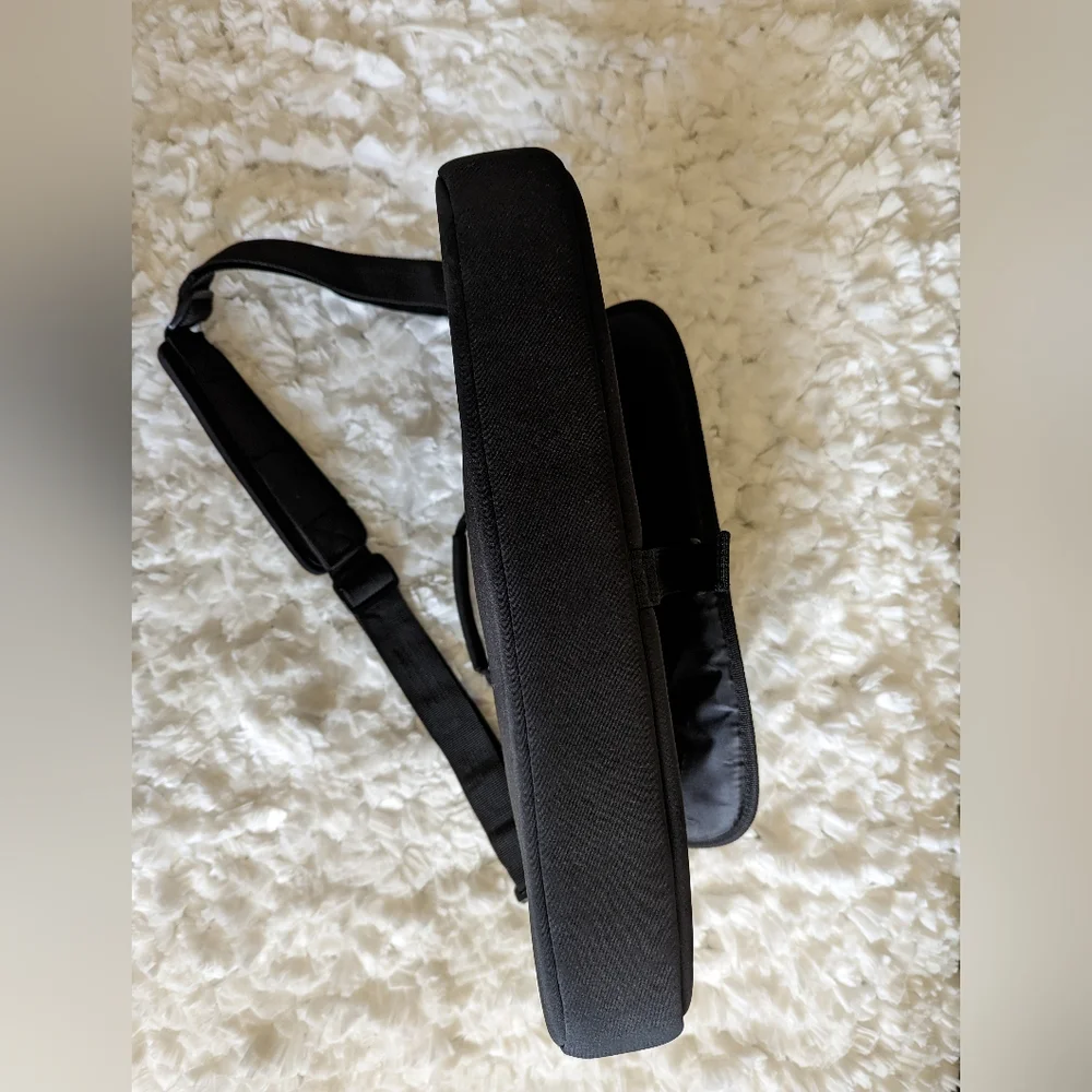 Targus Laptop Sleeve Gray/Black Neoprene (CVR200) 15 Inch - Picture 6 of 7